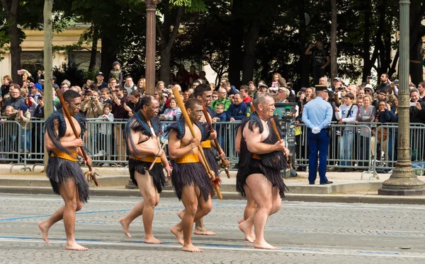 The Maori warriors participate in Bastille Day military parade, — Stock Photo, Image