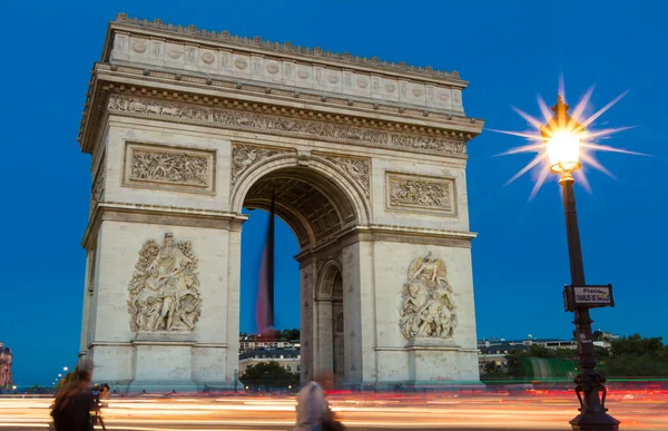 O Arco do Triunfo, Paris, França . — Fotografia de Stock