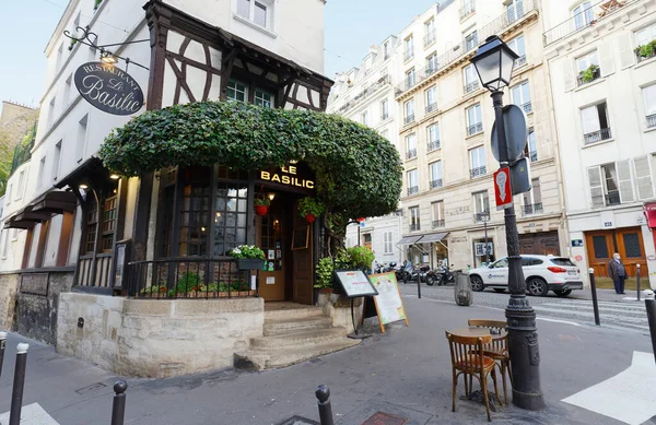 Παρίσι Γαλλία Οκτωβρίου 2020 Παραδοσιακό Γαλλικό Εστιατόριο Basilic Βρίσκεται Στη — Φωτογραφία Αρχείου