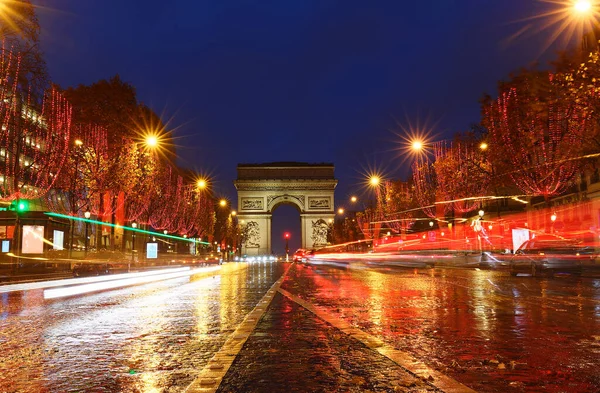 Triumphal Arch Champs Elysees Sugárút Kivilágítva 2020 Karácsonyára Esős Éjszakán — Stock Fotó