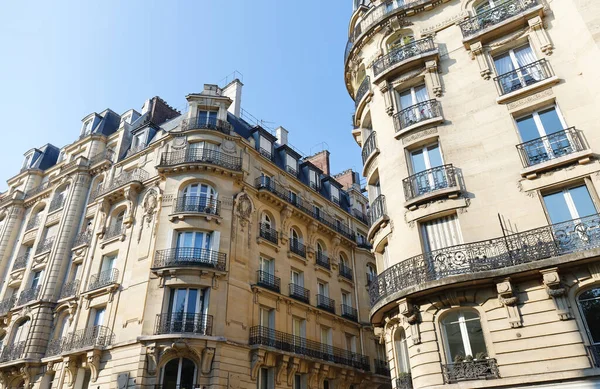 Casas Francesas Tradicionais Com Varandas Janelas Típicas Paris França — Fotografia de Stock