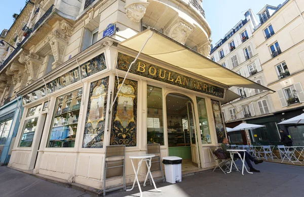 Parijs Frankrijk Juni 2021 Franse Traditionele Bakkerij Banketbakkerij Gelegen Nabij — Stockfoto