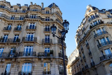 Paris binalarının tipik cepheleri, Fransa.