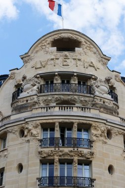 PARIS, FRANCE -11 Mayıs 2025: Fransa 'nın Paris bölgesindeki Sevres-Babylone bölgesinde bulunan lüks bir Leading Hotel Lutetia manzarası.