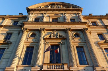Paris, Fransa - 7 Temmuz 2025: Fransız yargı sisteminin en yüksek mahkemesi olan Temyiz Mahkemesi 'nin bulunduğu binanın cephesi