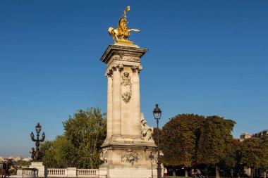 Köprü Alexandre III sütun