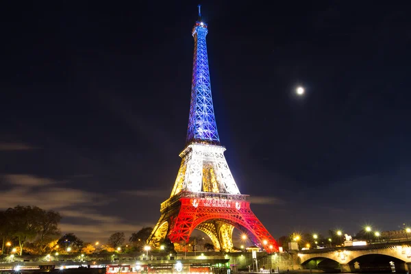 Der Eiffelturm in der Nacht, Paris, Frankreich. — Stockfoto