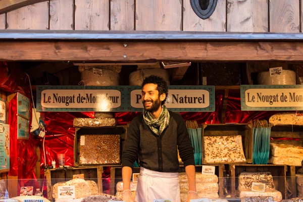 The nougat seller of Christmas market in Paris. — Stock Photo, Image