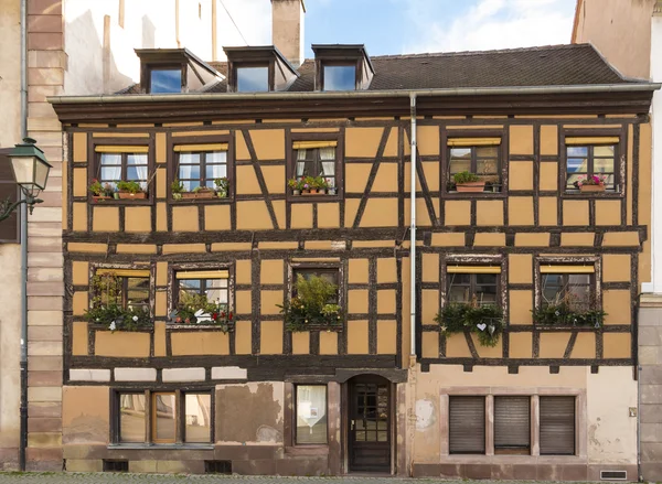 The traditional Alsatian house, Strasbourg, France. — Zdjęcie stockowe