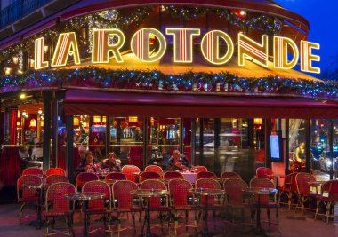 La Rotonde Cafe akşam, Paris, Fransa.