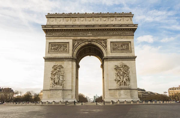 El Arco del Triunfo en París. — Foto de Stock