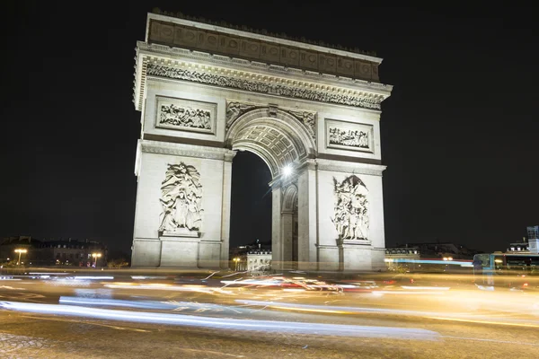 夜、パリ、フランスに凱旋. — ストック写真