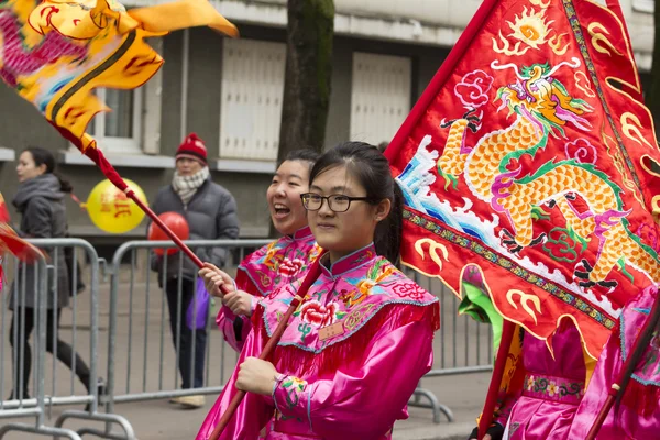 De Chinese New Year parade, Paris, Frankrijk. — Stockfoto