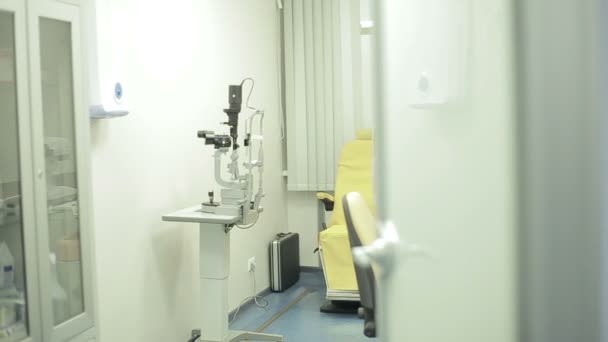Ophthalmic laboratory, cabinet — Stock Video