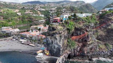 Madeira sahilinin havadan görünüşü