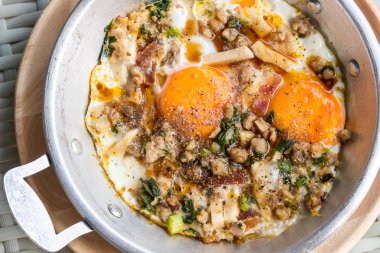 Indochina tavada yumurta