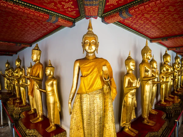 Buda Wat Pho uzun koridor az — Stok fotoğraf