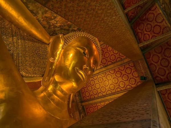 Bouddha couché à Wat Pho Bangkok — Photo