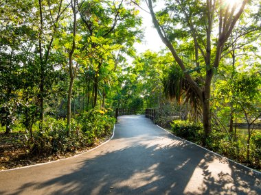 Sri Nakhon Khuean Khan Park ve Botanik Bahçesi