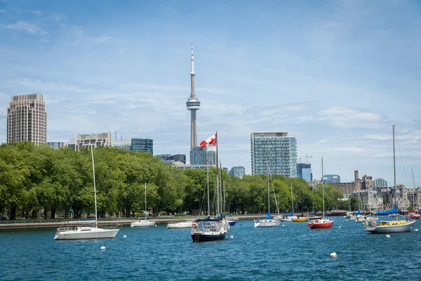 Cityscape of Toronto in Canada, the view of Lake Ontario — Stock Photo, Image