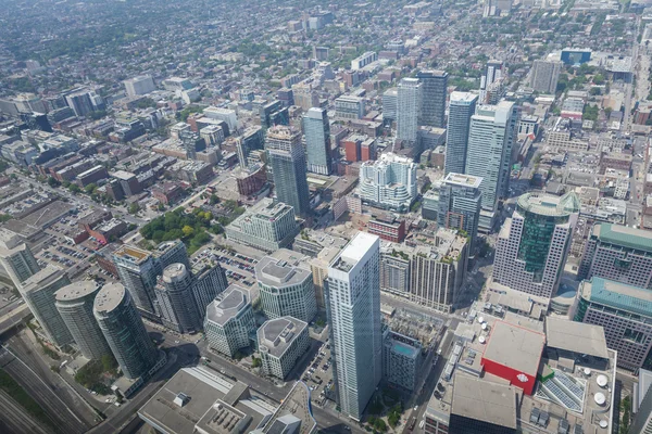 CN Tower Toronto, Kanada şehrin hakim 