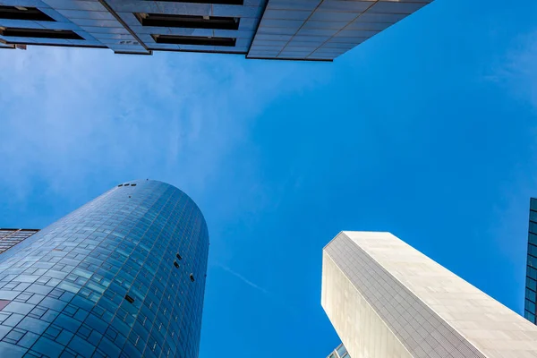 Skyskrapor i en modern storstad — Stockfoto
