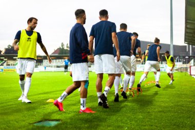Amstetten, Avusturya - 24 Temmuz 2020 Bir futbol maçından önce antrenman.