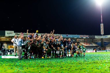 Ried, Avusturya - 31 Temmuz 2020. Josko Arena 'daki futbol ligindeki zaferin kutlaması..