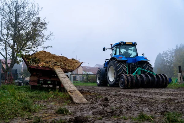 Çiftlikteki tarım makineleri — Stok fotoğraf