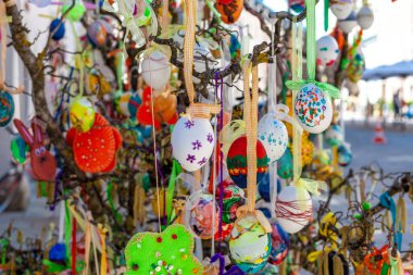 Şehrin sokaklarında Paskalya süsü