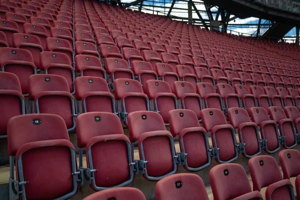Stadyumda seyircisi olmayan boş koltuklar. — Stok fotoğraf