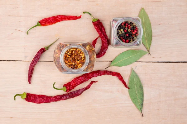 Pimientos y especias en frasco — Foto de Stock