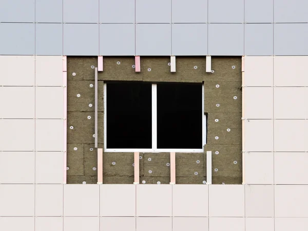 Yeni Inşa Edilmiş Bir Penceresinde Duvar Yapısı Ile Döşeli Yalıtılmış — Stok fotoğraf