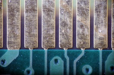 Makro fotoğraf baskılı devre üzerinde altın tabak Elektronik komponentleri pcb kurulu