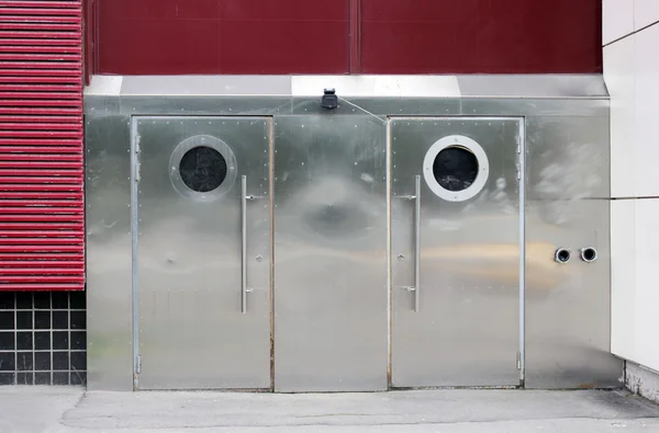 Две Двери Круглыми Иллюминаторами Нержавеющей Стали Москва — стоковое фото