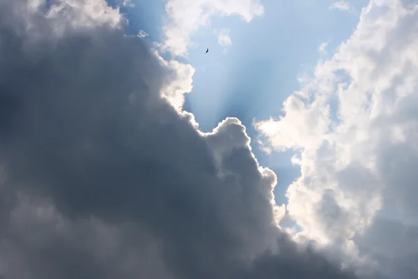 嵐の前に の雲と青空 — ストック写真