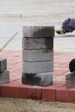 Şehir meydanına kaldırım döşeme döşeme döşeme, kaldırım onarımı