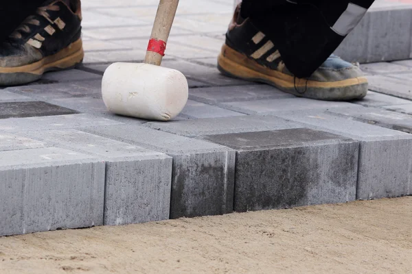 Colocación Losas Pavimentación Plaza Ciudad Reparación Acera — Foto de Stock