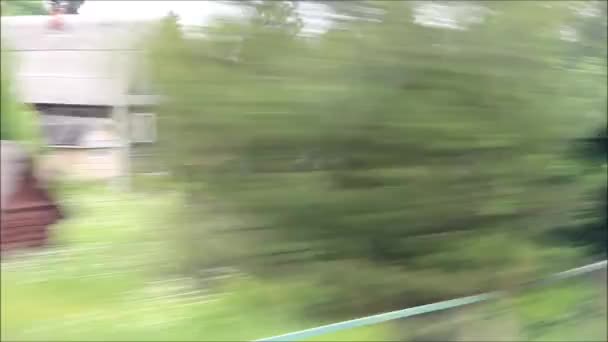 Train Grande Vitesse Vue Depuis Fenêtre Villages Maisons Piliers Bordure — Video