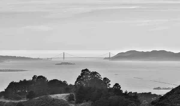 A Golden Gate híd San Francisco Berkeley hegyek — Stock Fotó