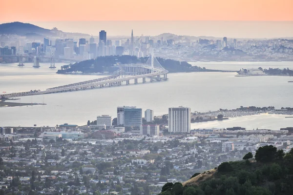 Západ slunce nad San Francisco, jak je patrné z Berkeley Hills — Stock fotografie
