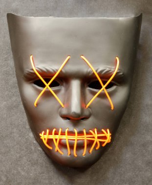 Işıklandırılmış El Wire X Göz Maskesi İzole edildi
