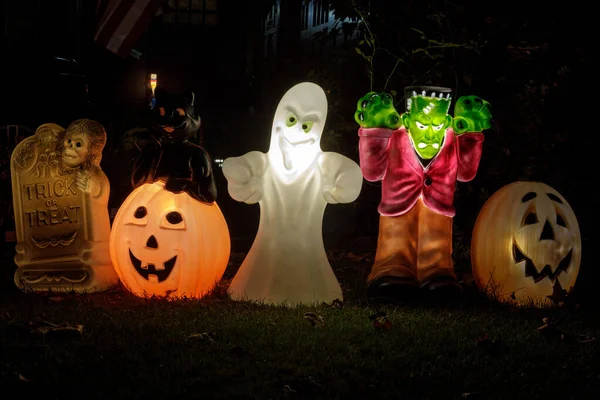 Halloween Dekorationer Lyser Upp Natten Decorating Front Yard — Stockfoto