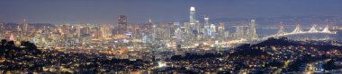 San Bruno Dağı üzerinden San Francisco üzerinde Panoramik Gece Manzarası