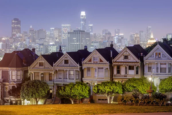 Atardecer Sobre Las Damas Pintadas San Francisco Iconic Victorian Houses — Foto de Stock