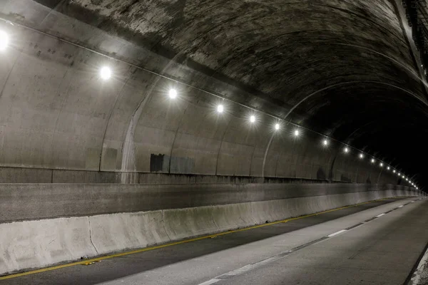 밤에는 맥아더 터널로 Presidio Tunnel Hwy 101 San Francisco California — 스톡 사진