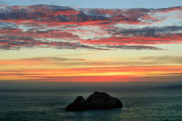 Cielos Vibrantes Sobre Las Islas Seal Rock Través Cliff House — Foto de Stock