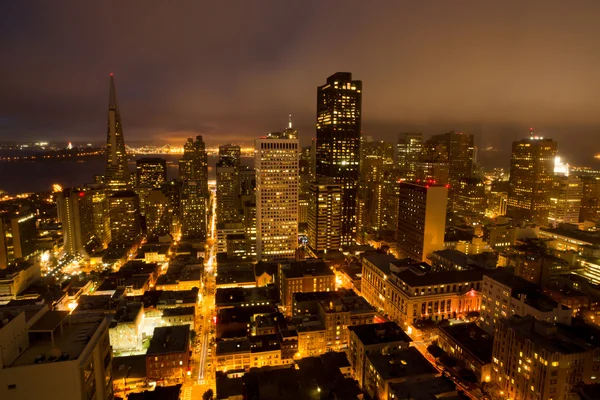 Aerial utsikt över San Francisco Financial District från Nob Hill, natt — Stockfoto