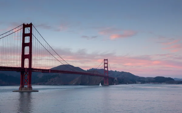 Golden Gate Bridge w zachód słońca, San Francisco, Kalifornia — Zdjęcie stockowe