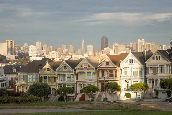 Alamo Square, San Francisco, al final de la tarde — Foto de Stock